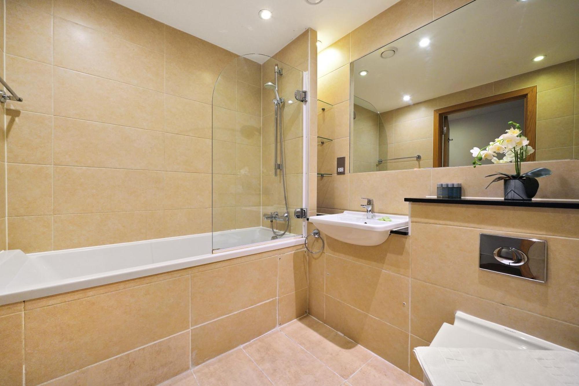 Modern Apartments In Bayswater Central London Free Wifi & Aircon By City Stay Aparts 런던 외부 사진